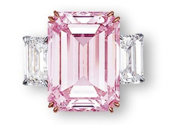 На Кристис продан розовый бриллиант за  млн