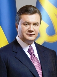 Виктор Янукович поздравил женщин с праздником 8 Марта