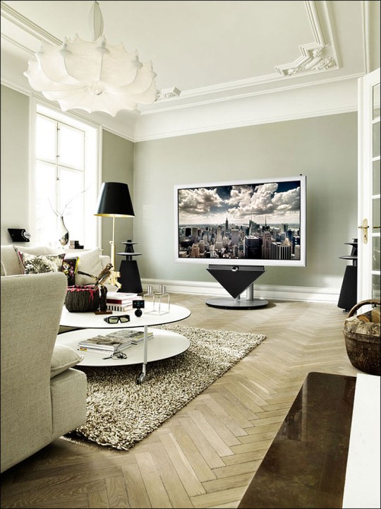 Bang & Olufsen представила гигантский 3D-телевизор BeoVision 4