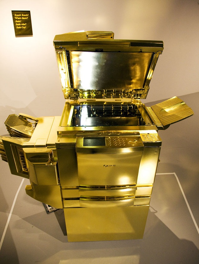 Золотой ксерокс Canon от Йоги Проктора