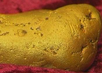 В Австралии нашли огромный самородок золота