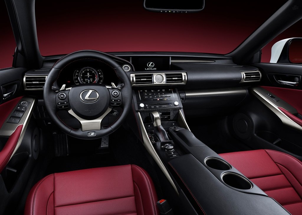 Lexus IS 2014 - люксовый седан