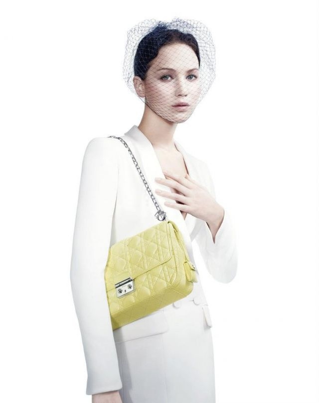Дженнифер Лоуренс стала лицом коллекции сумок Miss Dior