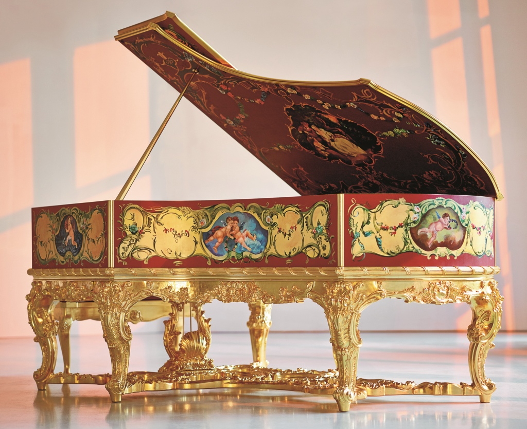 Золотой рояль «Карл Бехштейн»