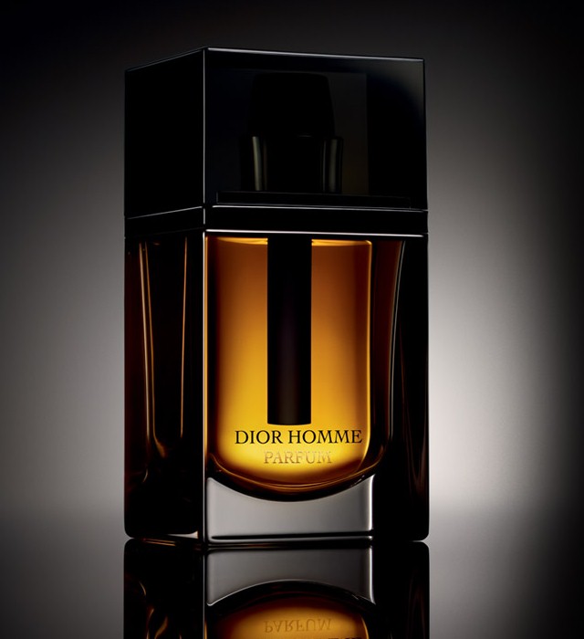 Dior Homme Parfum выпущен во флаконе емкостью 75 мл