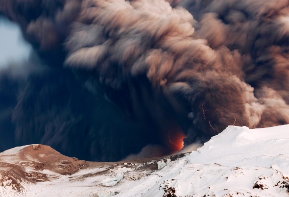 Ученые заинтересованы молниями вулкана Эйяфьяллайекюль