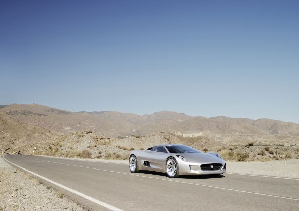 Jaguar C-X75 Jaguar показал реактивный электрический суперкар C-X75
