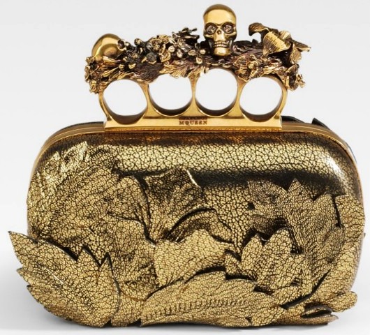 Сумочка с золотыми черепами Alexander McQueen Four Finger Flower Leather Clutch