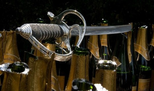 Henry Tuke - самая дорогая сабля для Шампанского
