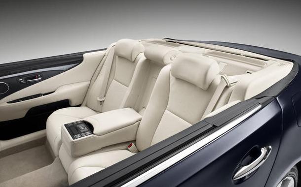 Lexus Landaulet LS600h для свадьбы князя Монако Альберта II и Шарлин Уиттсток