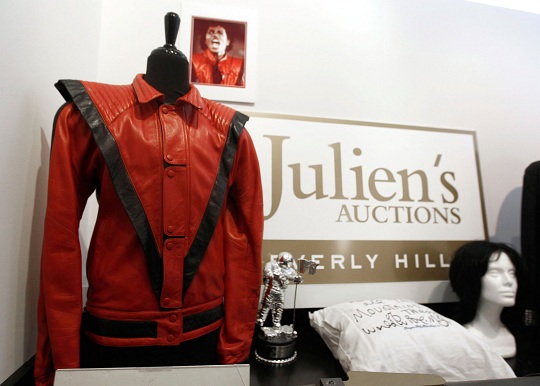 Куртка Майкла Джексона продана за $ 1,8 млн