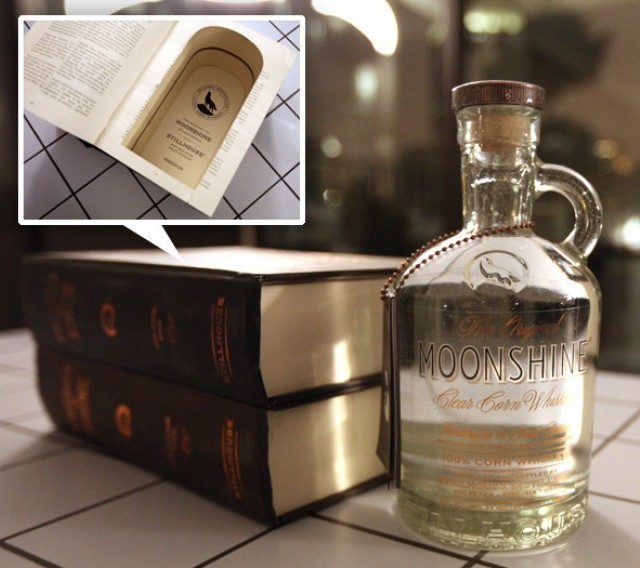 Stillhouse Moonshine: The Book - оригинальный виски в книге