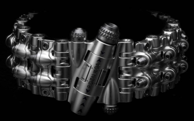 RogueDZN показал бронебраслет Armadillo 161