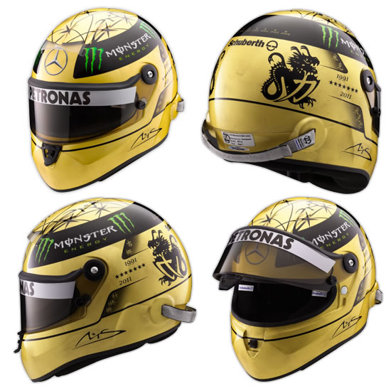 Михаэль Шумахер представил золотые шлемы в честь 20-летия своей карьеры в Формуле-1