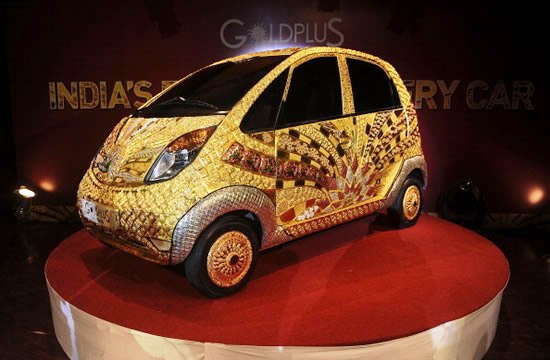 Золотая Tata Nano стала дороже двух Bugatti Veyron