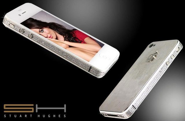 Платиновый iPhone 4S украсили бриллиантами