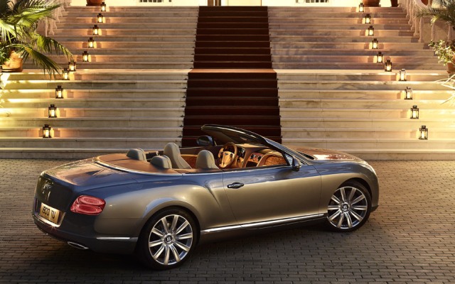 Bentley выпустил кабриолет Continental GTC