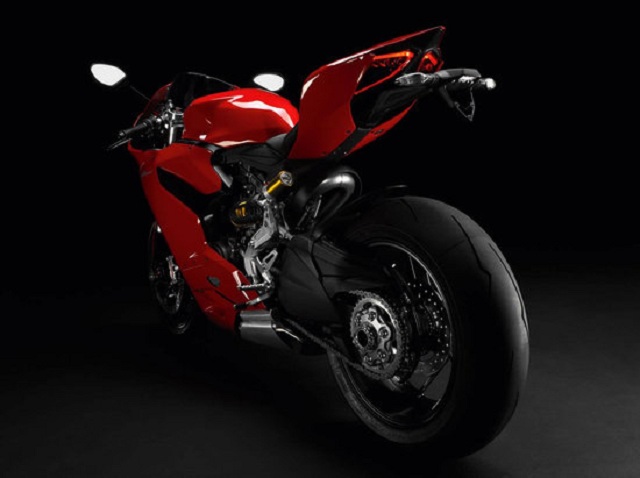 Ducati презентовал 1199 Panigale на мотошоу в Милане