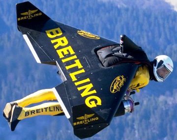 Jet Man Ив Росси полетал над Альпами