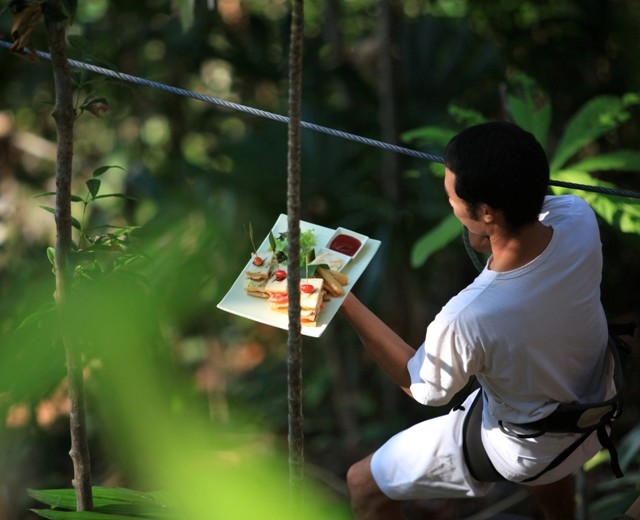 The Dining Pod 2 Таиландский отель Soneva Kiri приглашает в ресторан на пальме