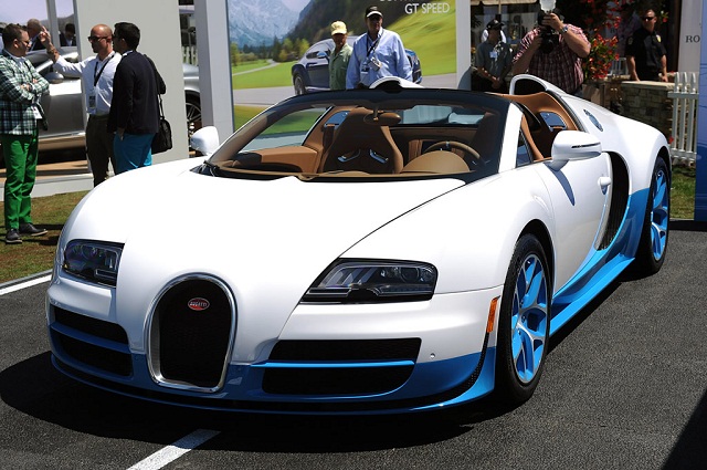 Бело-голубой Bugatti Veyron 16.4 Grand Sport Vitesse