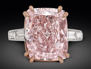 Кольцо с редким розовым бриллиантом от Cartier за ,85 млн.