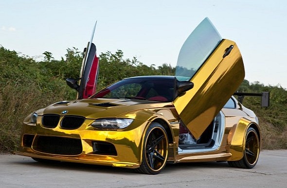Золотой BMW M3 из Китая