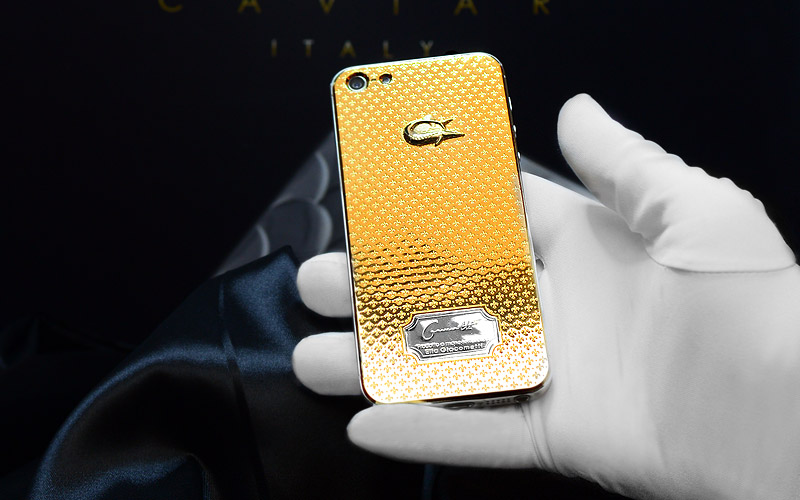 IPhone 5 облаченный в итальянское золото