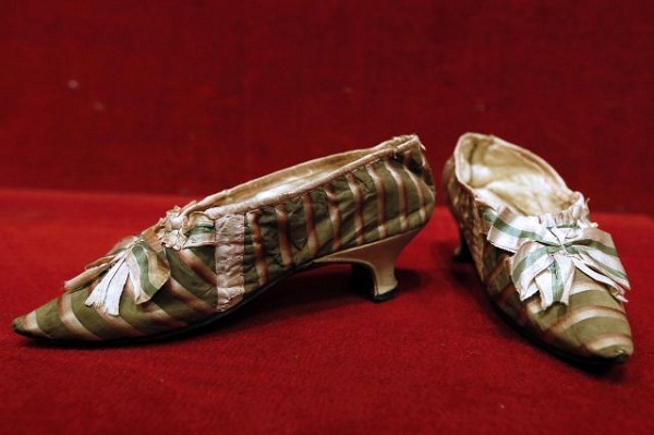 Туфли королевы Марии-Антуанетты ушли с молотка за  тыс.