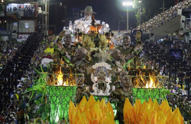 Карнавальная неделя в Рио-де-Жанейро