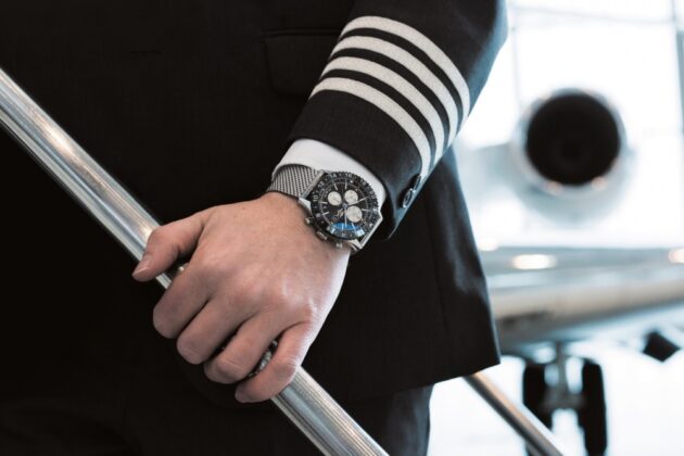 Breitling Chronoliner - истинные часы командира самолета