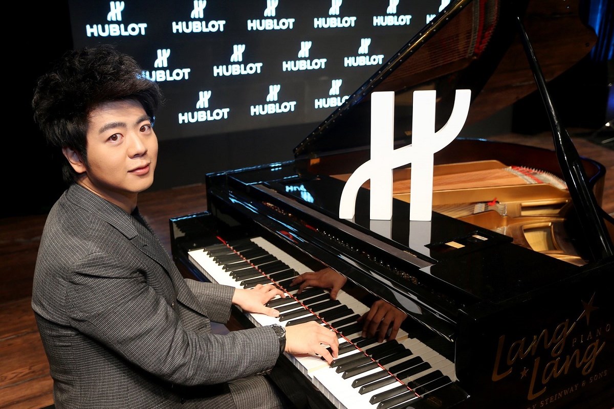Известный китайский пианист Ланг Ланг (Lang Lang) стал новым амбассадором ш...
