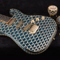 Бриллиантовая гитара Faberge & Fender