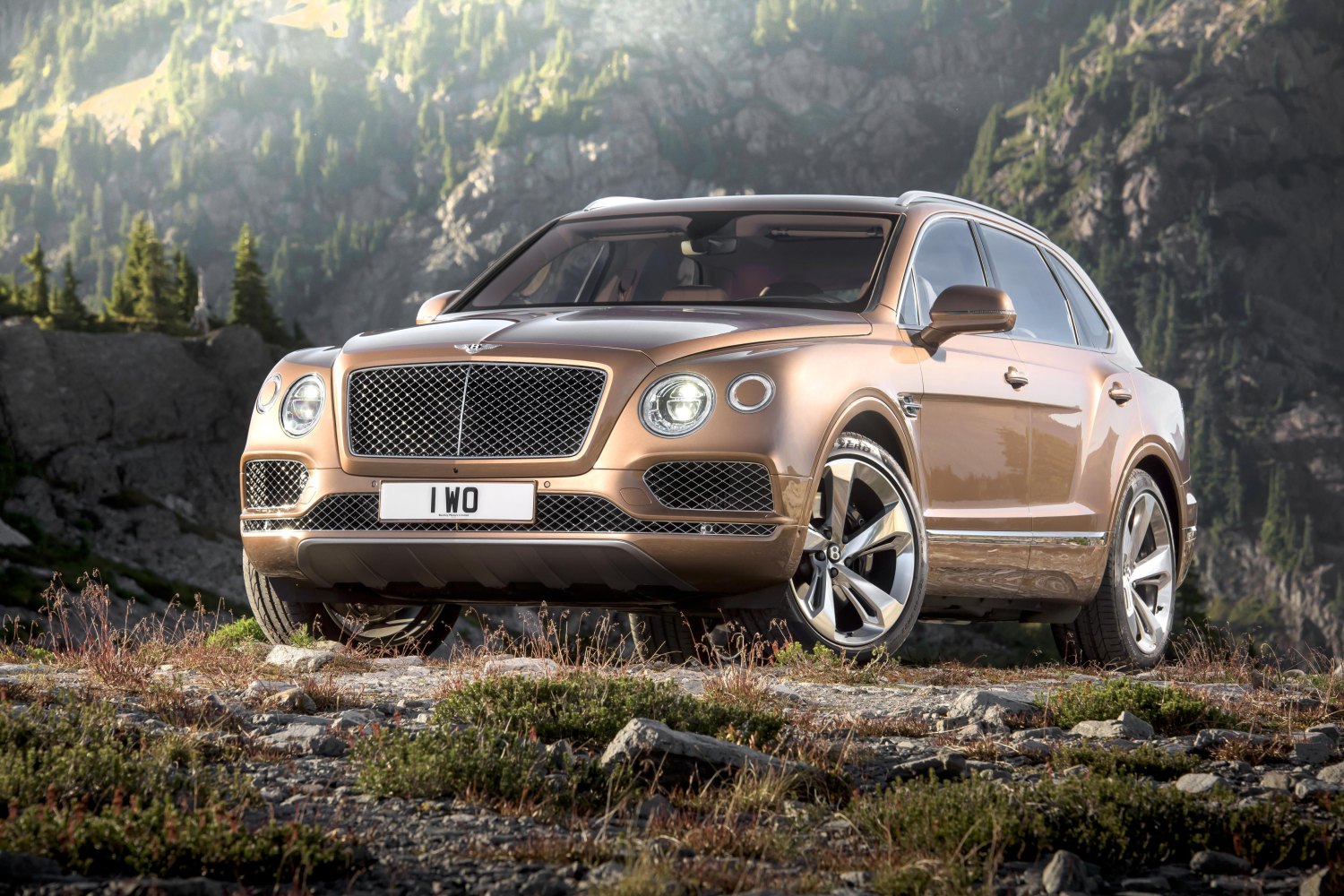 Bentley Bentayga - мощнейший SUV в мире